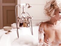 Anna Friel