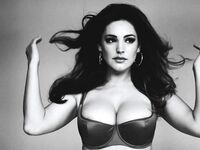 Kelly Brook