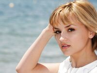 Rachael Leigh Cook