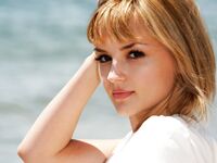 Rachael Leigh Cook