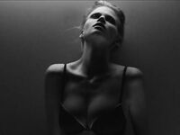 Lara Stone