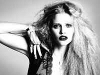 Lara Stone