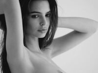 Emily Ratajkowski